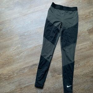 Nike Women’s Hyperwarm Colorblock Ski Leggings